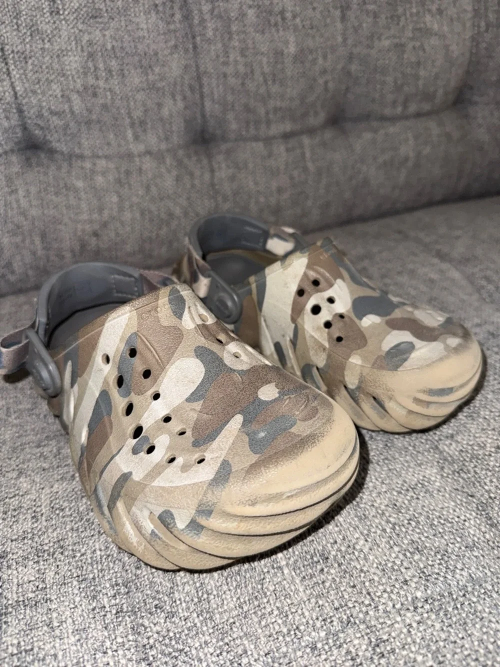 Crocs echo duck camo clogs kids size 1